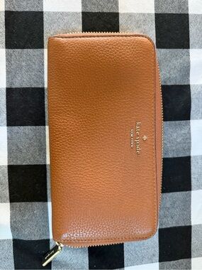 Kate Spade Pebbled leather large  Zip Wallet - Tan